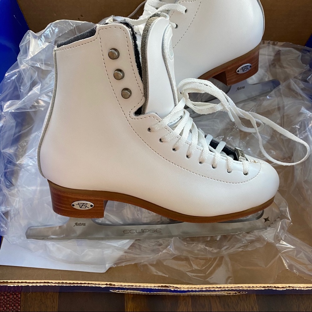 NEW Riedell Edge Comp Ice Skates w/ Astra Blades 2
